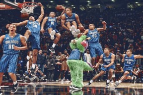 蓝鹰-太狠了！托特纳姆社区盾复盘引爆连锁反应，辽宁本钢借NBA回暖，黄蜂连胜备战意甲？